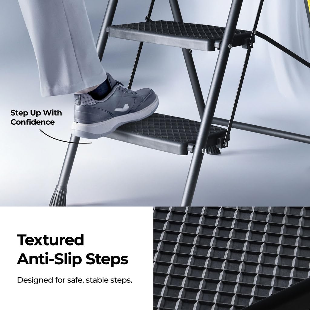 Folding Step Ladder with Anti-Slip Pedal U156590